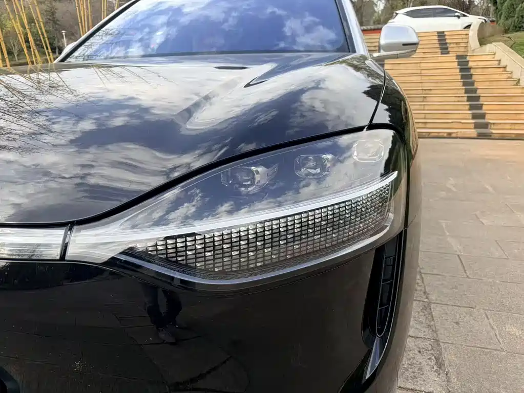 AITO ASK THE WORLD M9