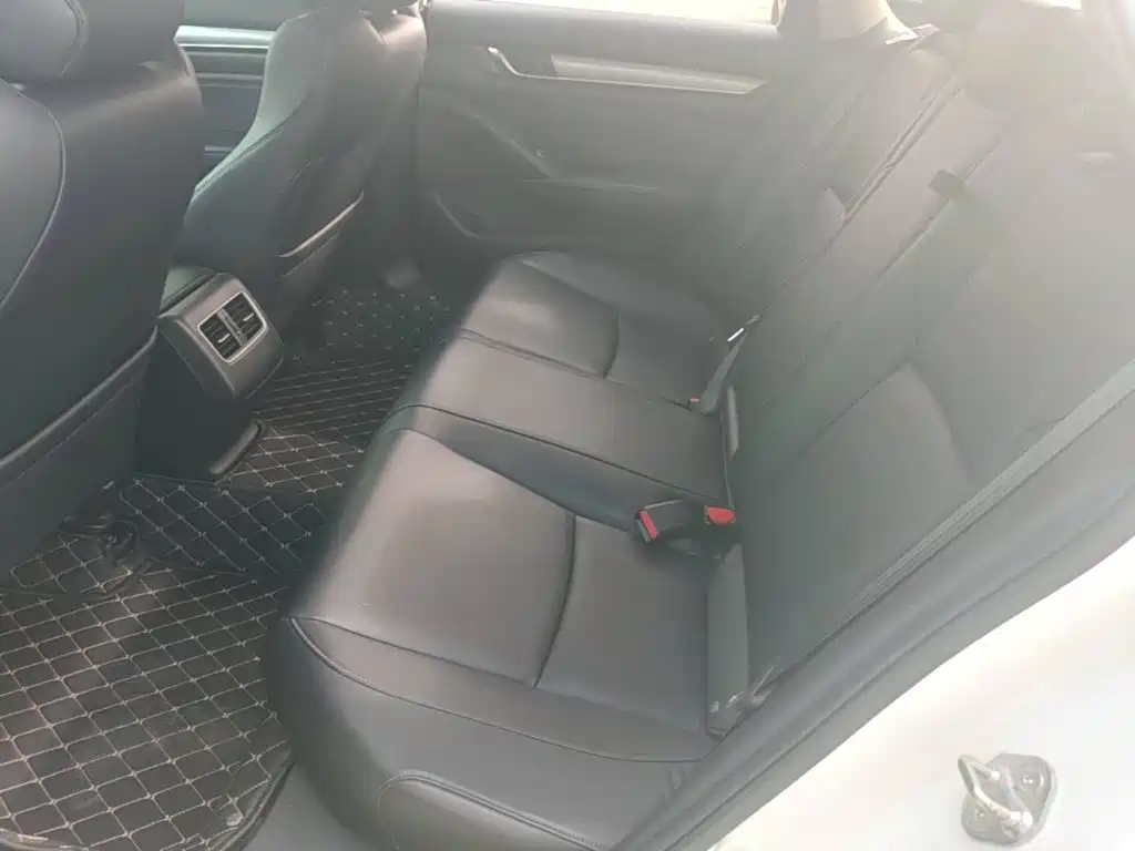 Honda Accord — миниатюра 13