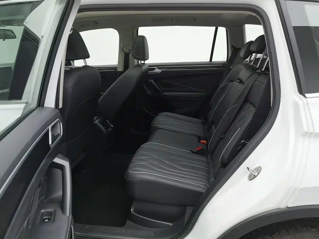 Volkswagen Tiguan L — миниатюра 15