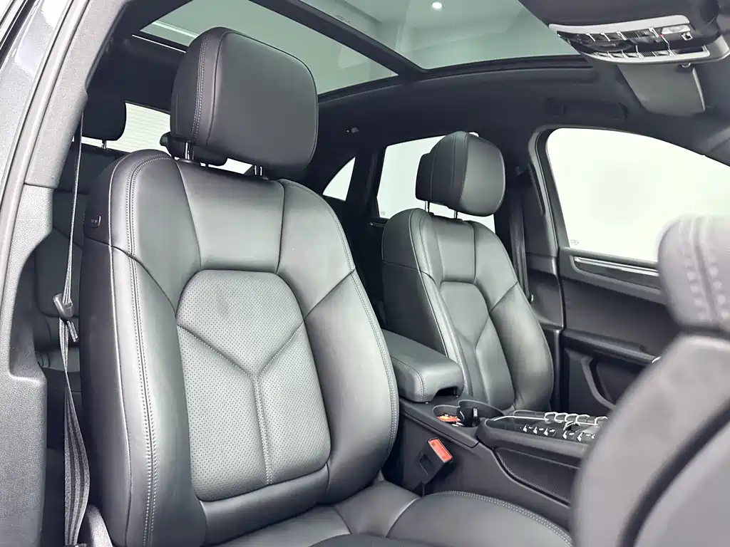 Porsche Macan — миниатюра 14