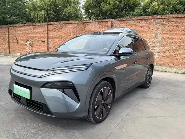 2025 BYD Tang