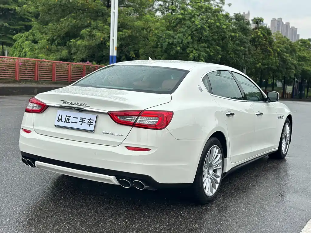 Maserati Quattroporte — миниатюра 6