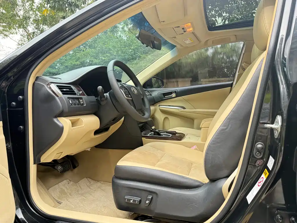 Toyota Camry — миниатюра 4