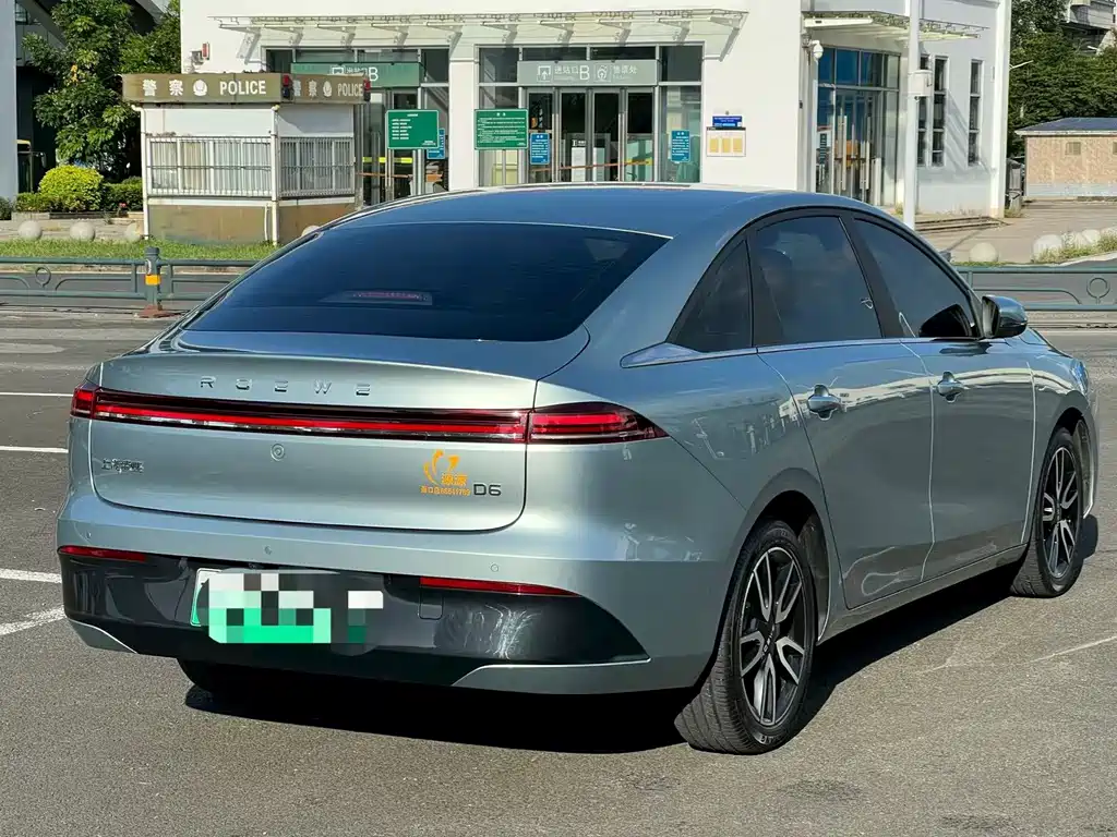 Roewe D6 — миниатюра 7