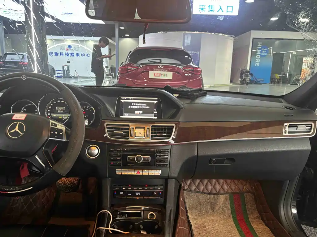 Mercedes-Benz E-Class — миниатюра 5