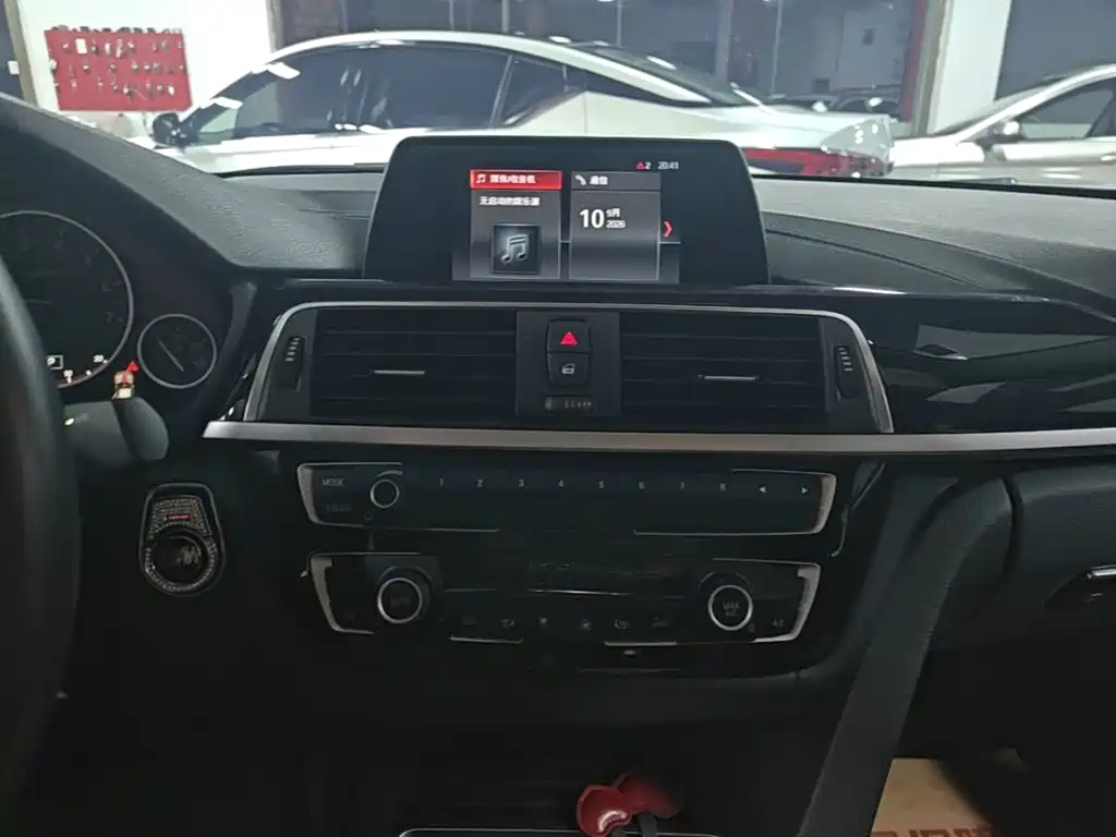 BMW 3 Series — миниатюра 13