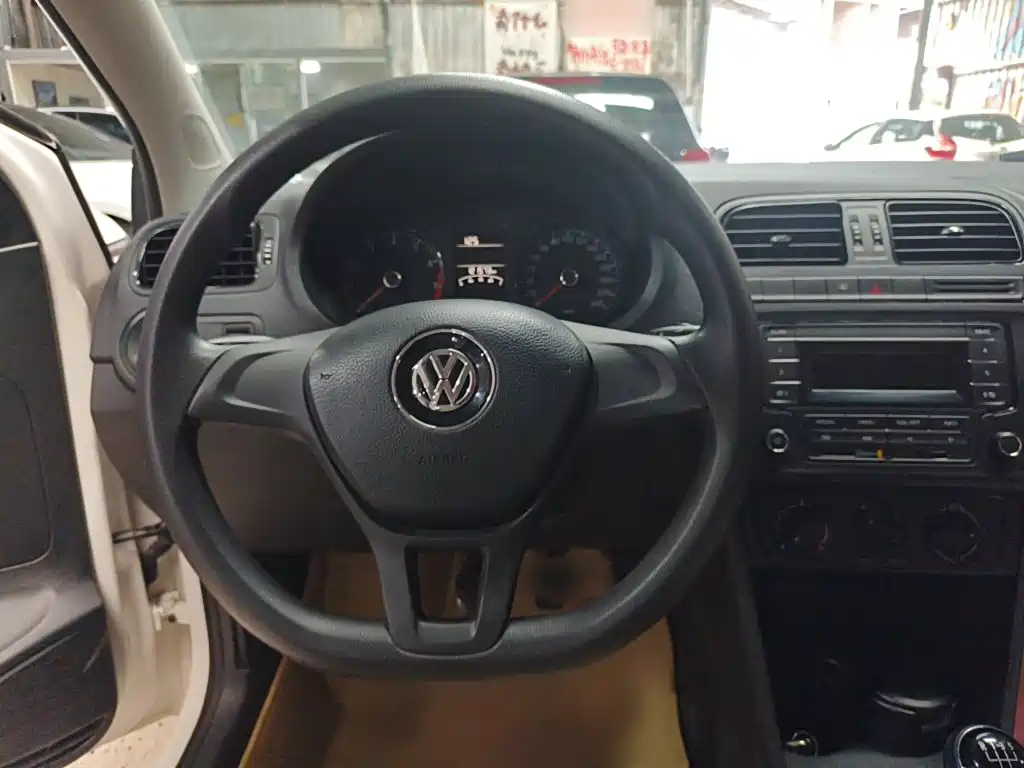 Volkswagen Polo — миниатюра 14