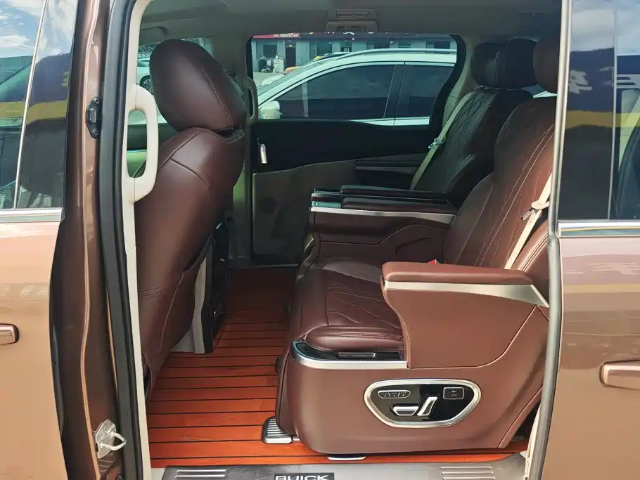 Buick GL8 — миниатюра 11