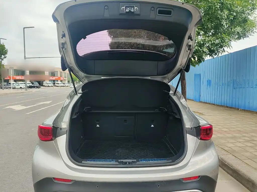 Infiniti QX30 — миниатюра 19