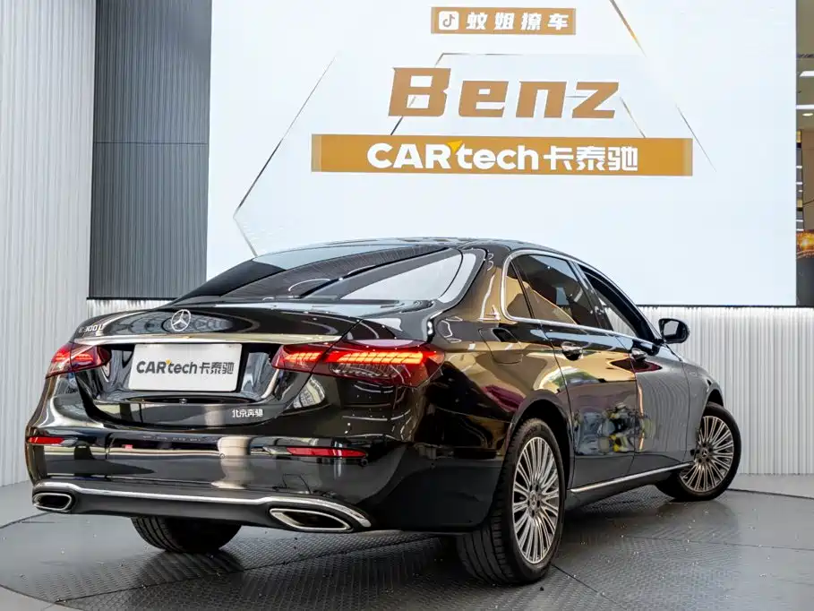 Mercedes-Benz E-Class — миниатюра 7