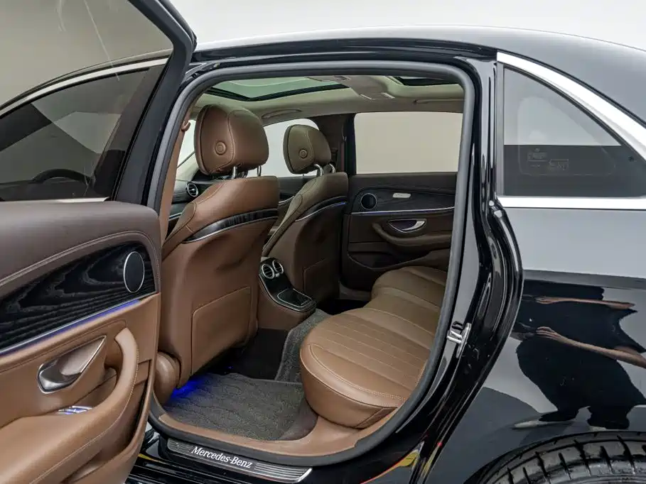 Mercedes-Benz E-Class — миниатюра 19