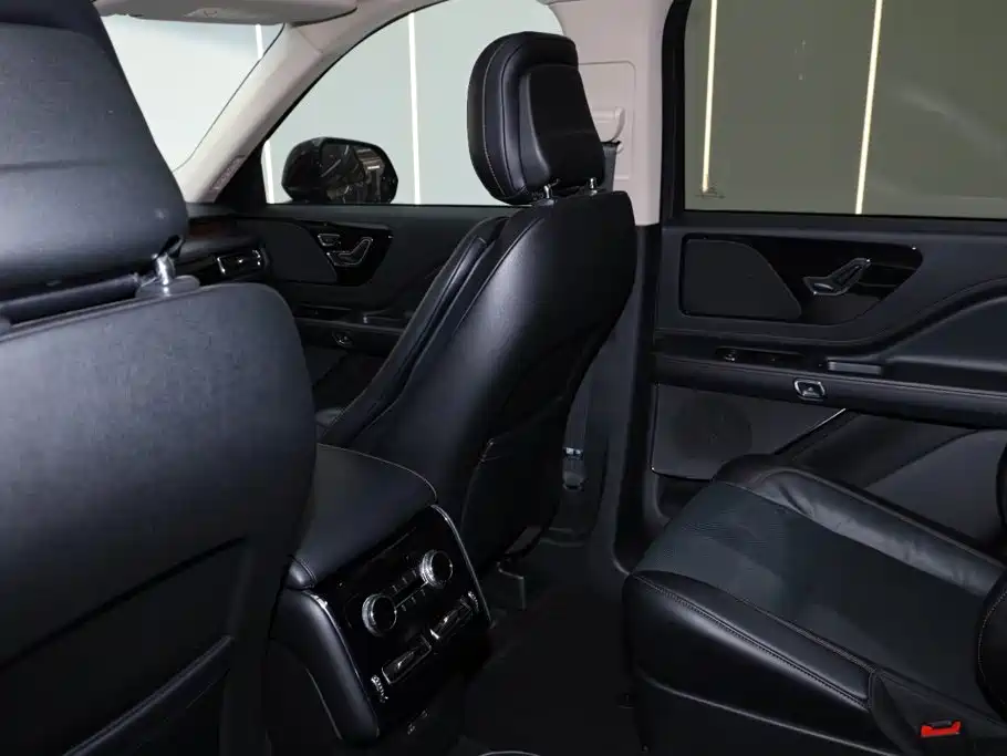 Lincoln Aviator — миниатюра 7