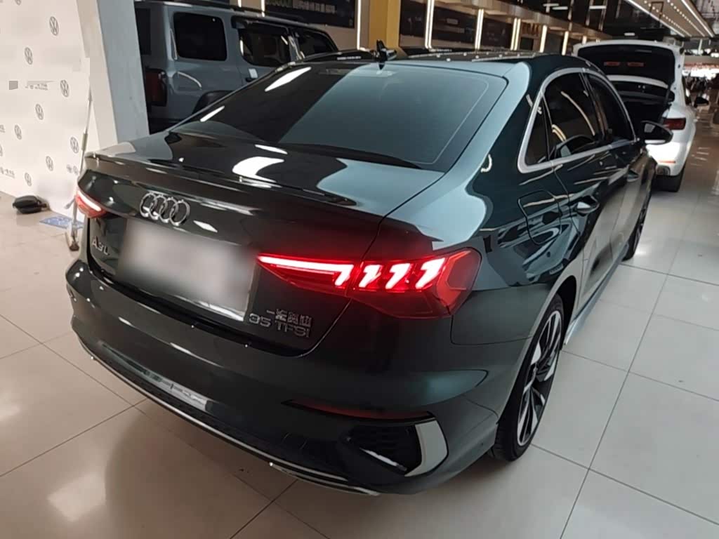 Audi A3 1.4 л 2024 г. Зелёный, пробег 15400 км