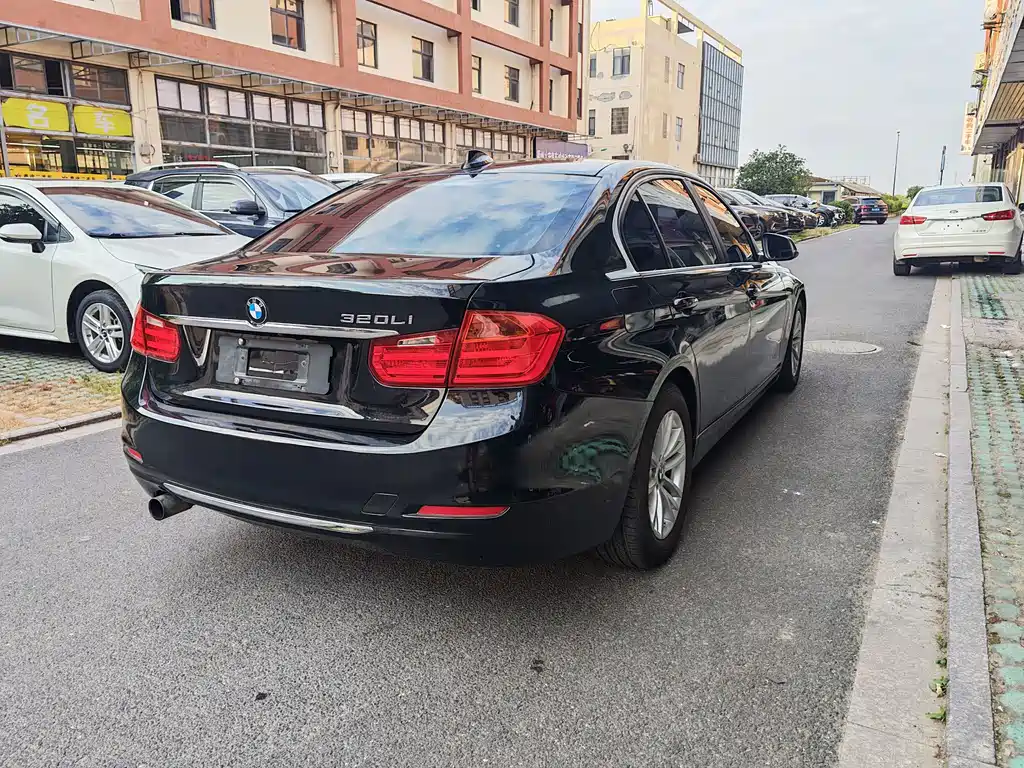 BMW 3 Series — миниатюра 5