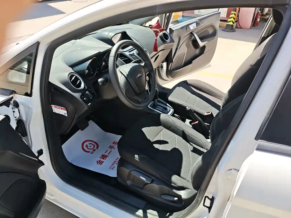 Ford Fiesta — миниатюра 10