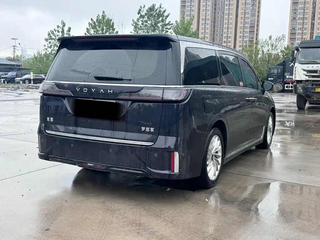 VOYAH Dreamer — миниатюра 5