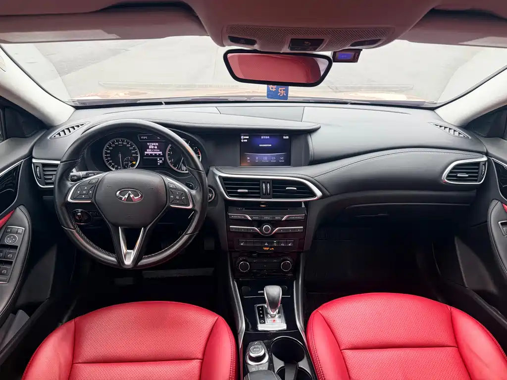 Infiniti QX30 — миниатюра 6