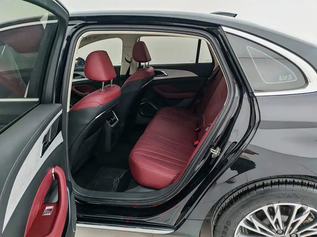 Hongqi H5 2025 1.5T DCT