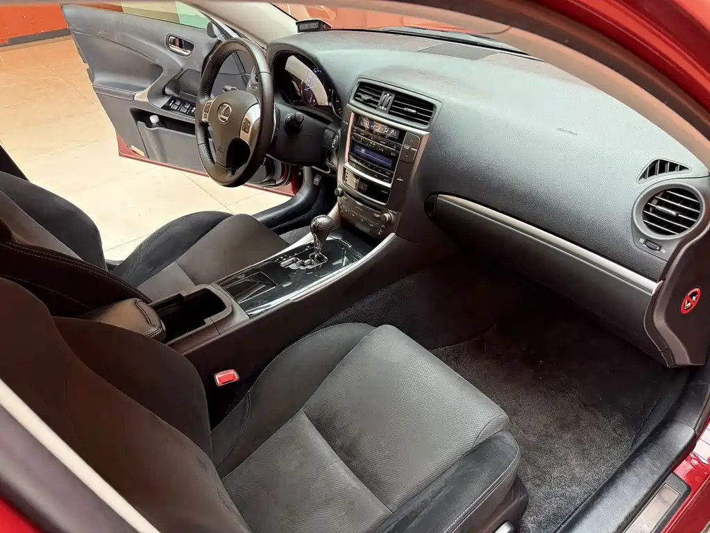 Lexus IS — миниатюра 7