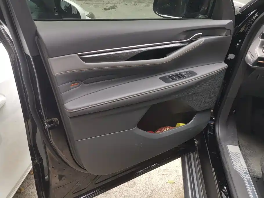 Ford Edge — миниатюра 7