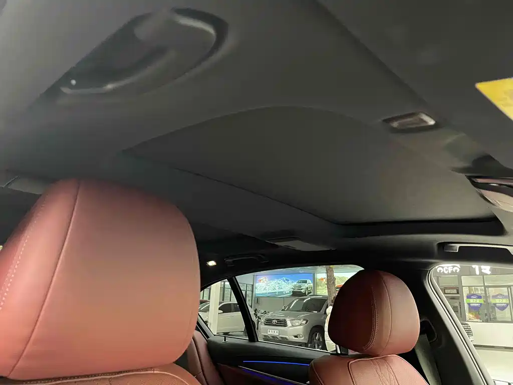 BMW 5 Series — миниатюра 5