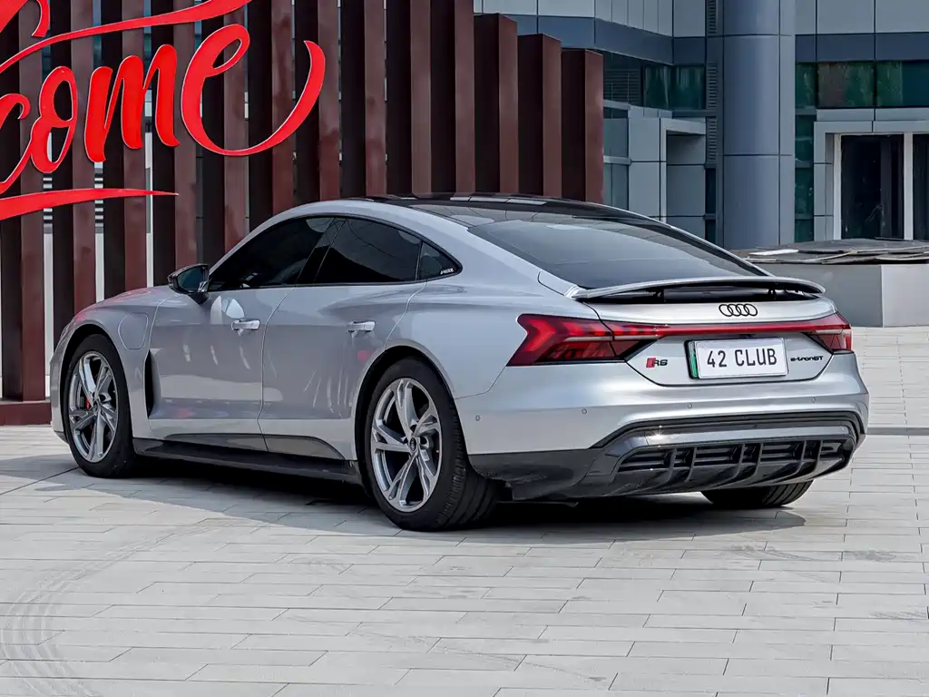 Audi e-tron GT — миниатюра 7