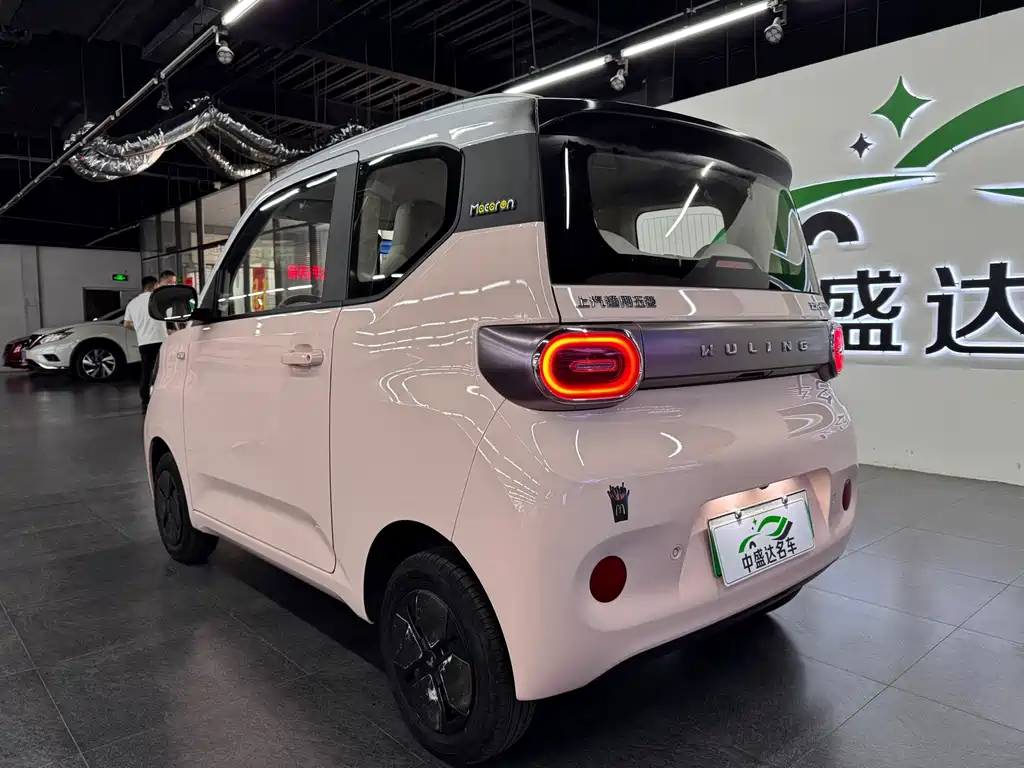 Wuling MINIEV — миниатюра 4