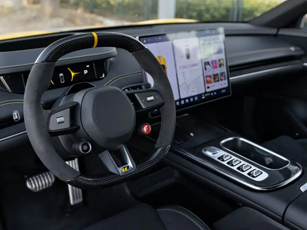 XIAOMI CAR XIAOMI SU7 ULTRA