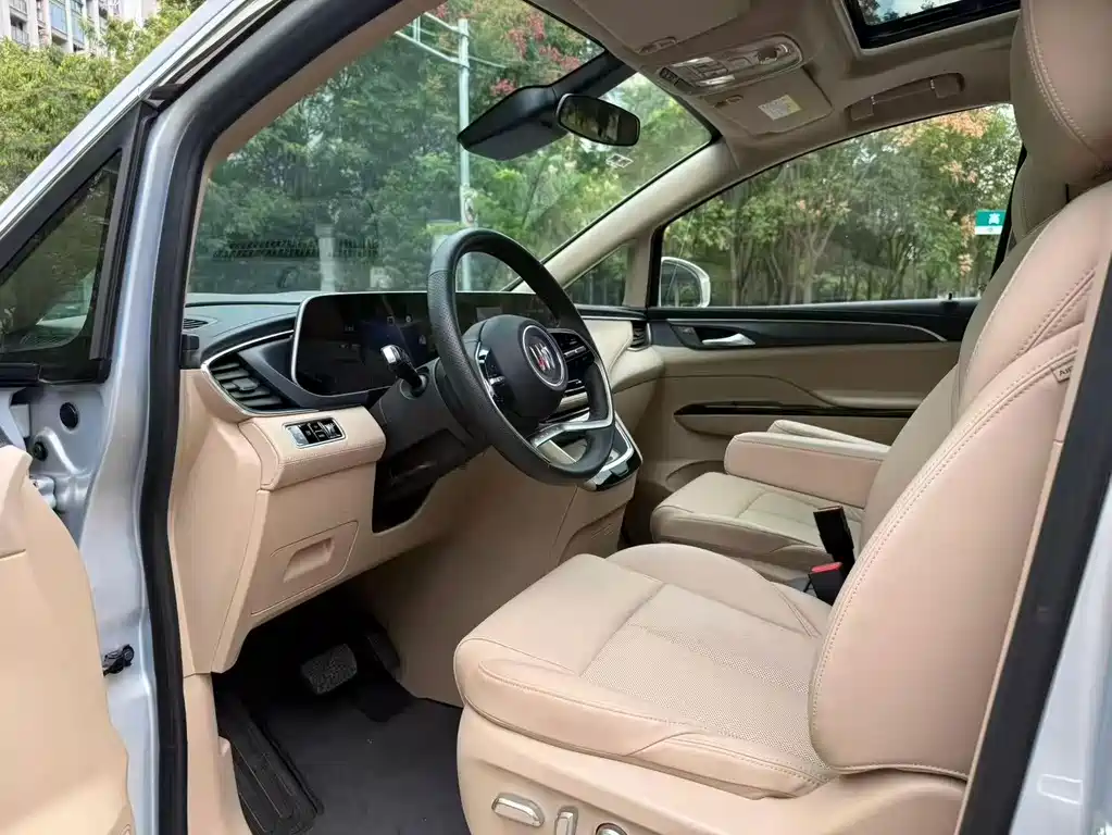Buick GL8 Hybrid — миниатюра 4