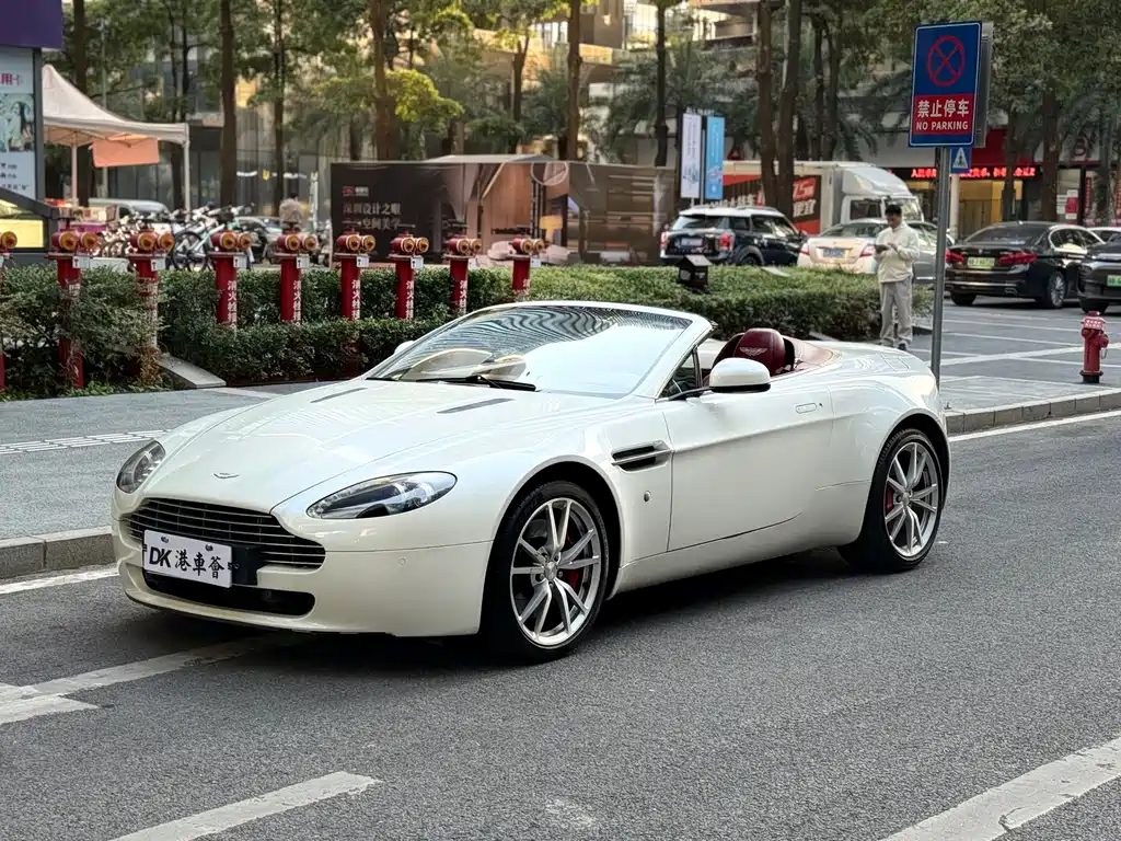 Aston Martin V8 Vantage 2012 4.7L S Roadster