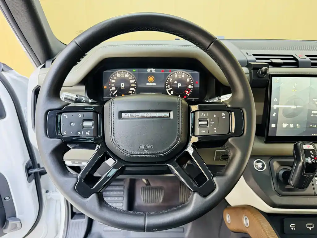 Land Rover Defender — миниатюра 10
