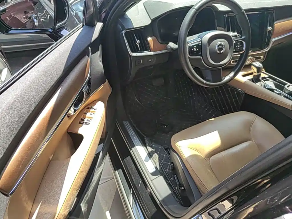 Volvo S90 — миниатюра 21
