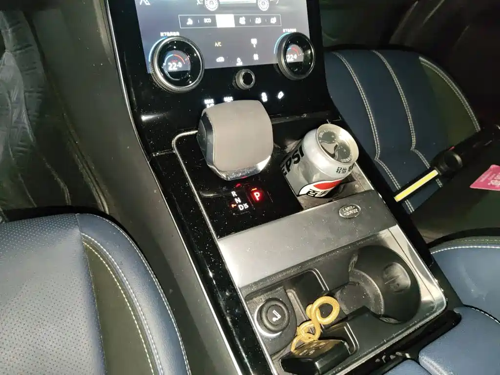 Land Rover Velar — миниатюра 10