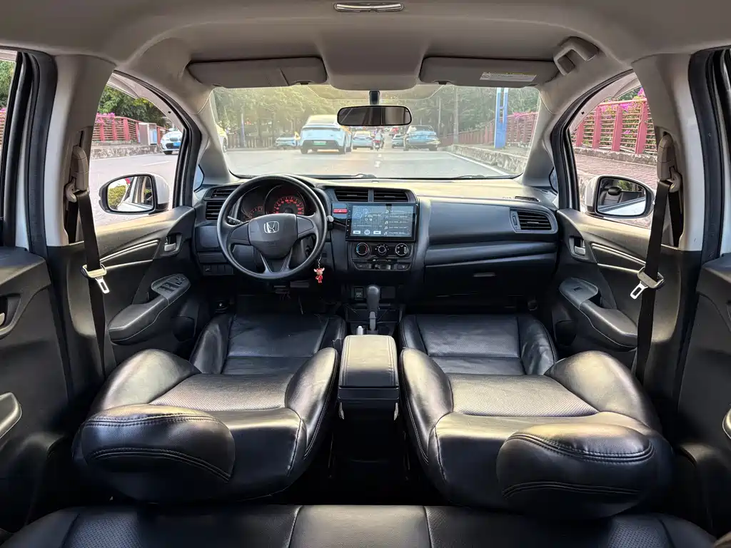 Honda Fit — миниатюра 13