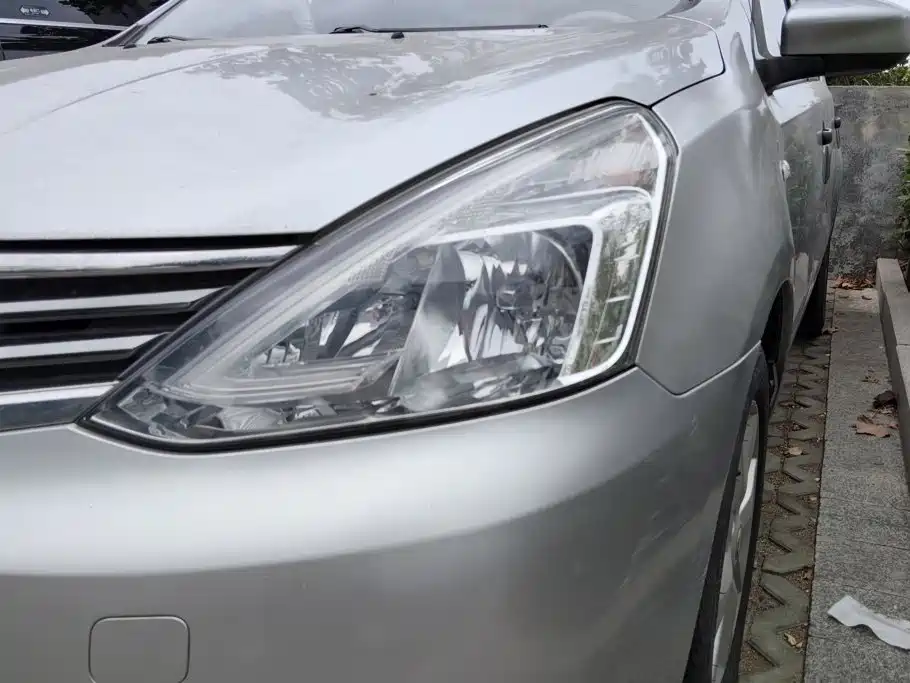 Nissan Livina — миниатюра 5