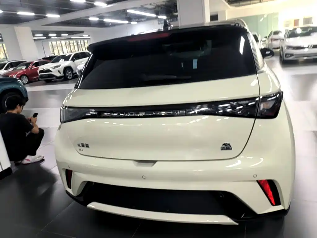 BYD Dolphin — миниатюра 6