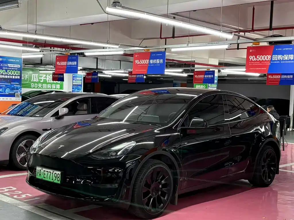 Tesla Model Y 2024