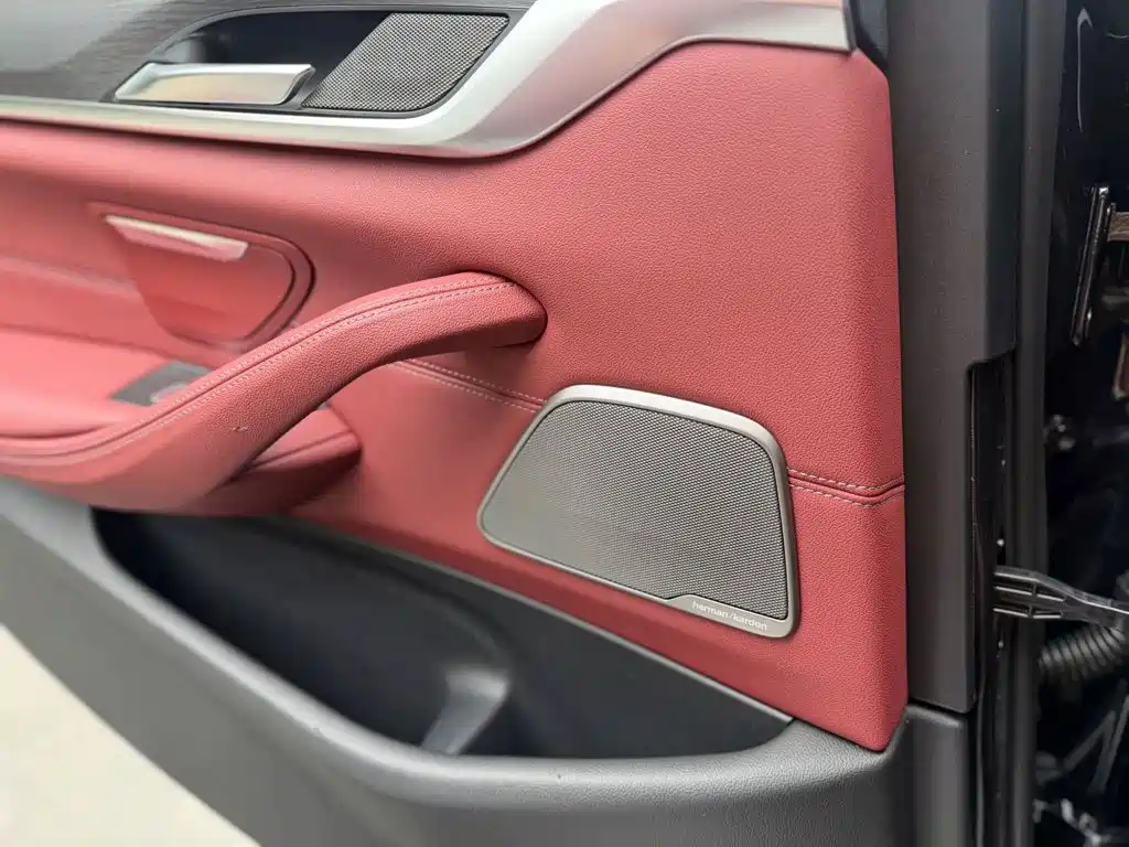 BMW 5 Series — миниатюра 3