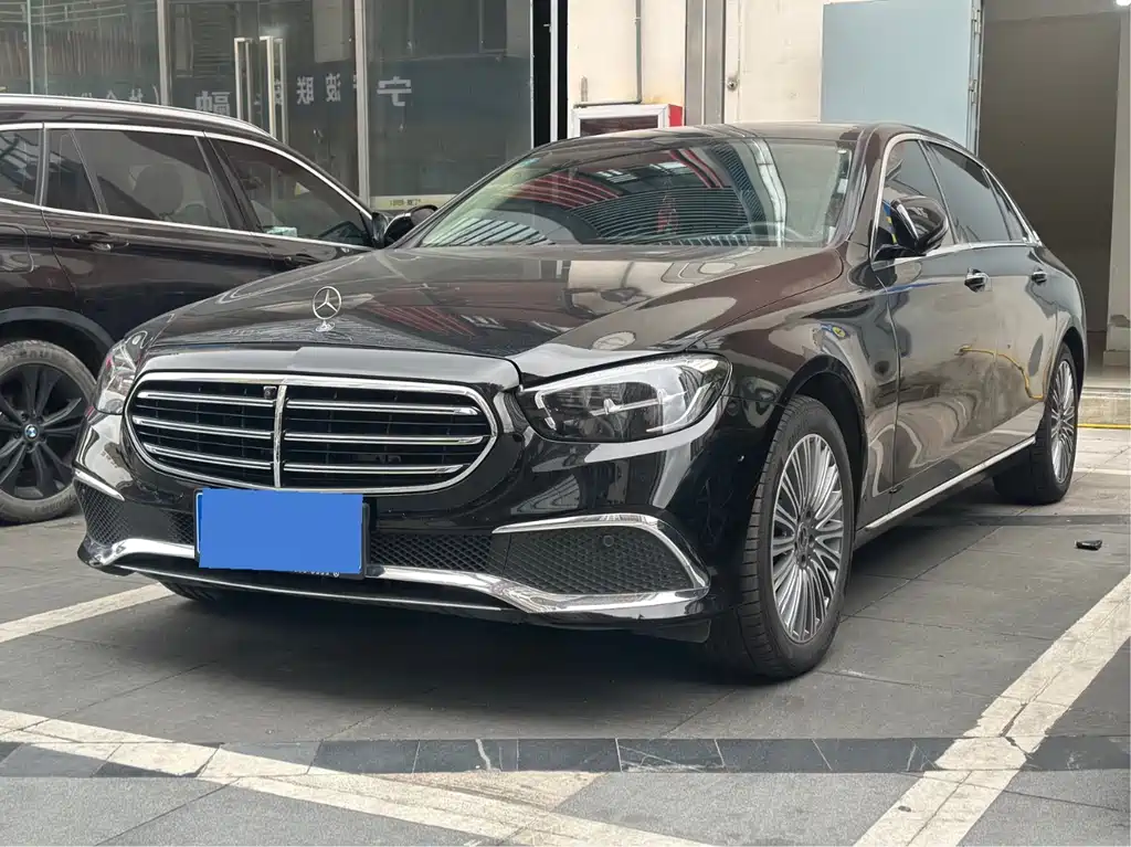 Mercedes-Benz E-Class 2022