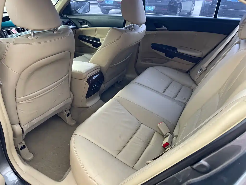 Honda Accord — миниатюра 10