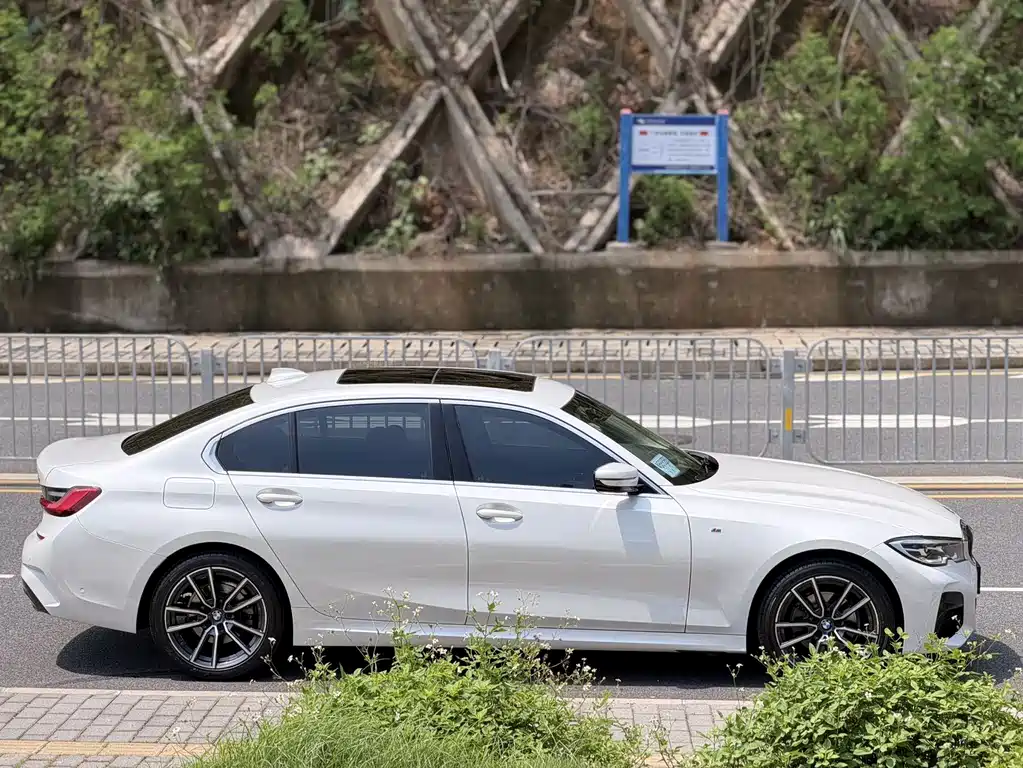 BMW 3 Series — миниатюра 4