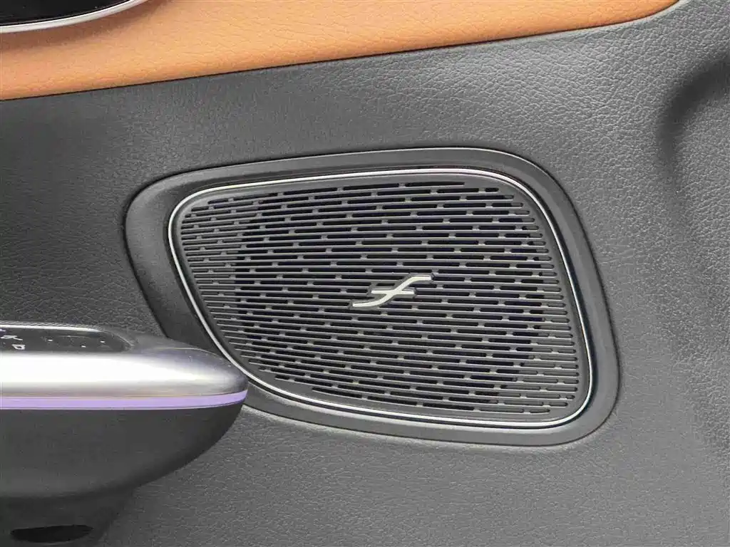 Mercedes-Benz GLC — миниатюра 16