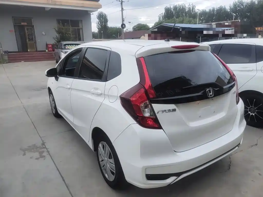 Honda Fit — миниатюра 5