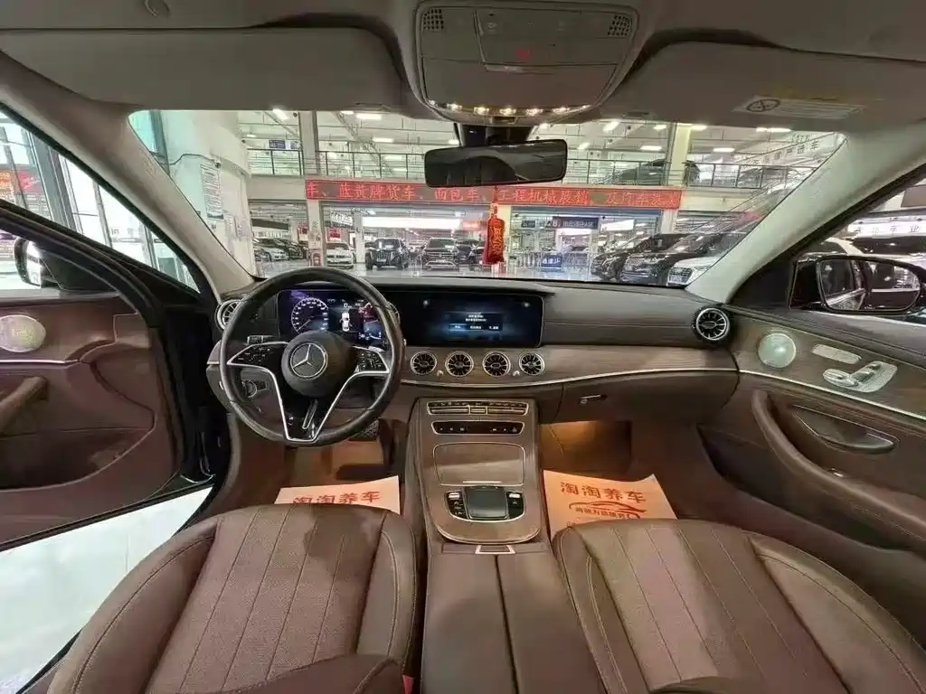 Mercedes-Benz E-Class — миниатюра 5