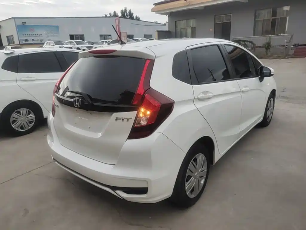 Honda Fit — миниатюра 7