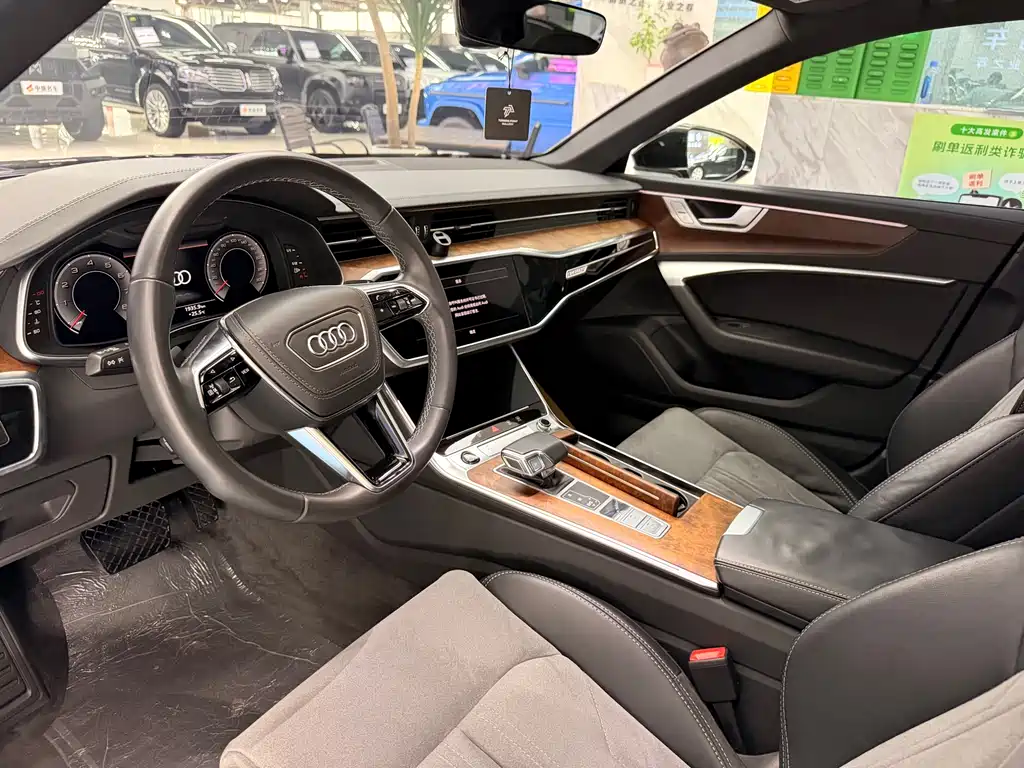 Audi A6L 2023 45 TFSI quattro Premium