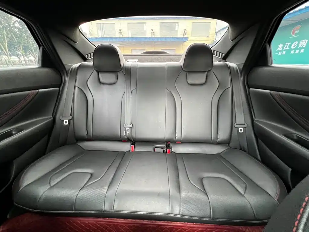 Hyundai Elantra — миниатюра 11