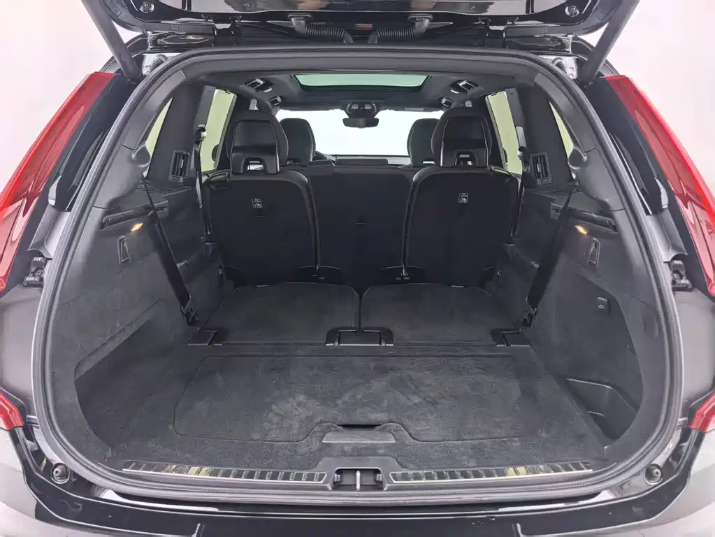 Volvo XC90 — миниатюра 28