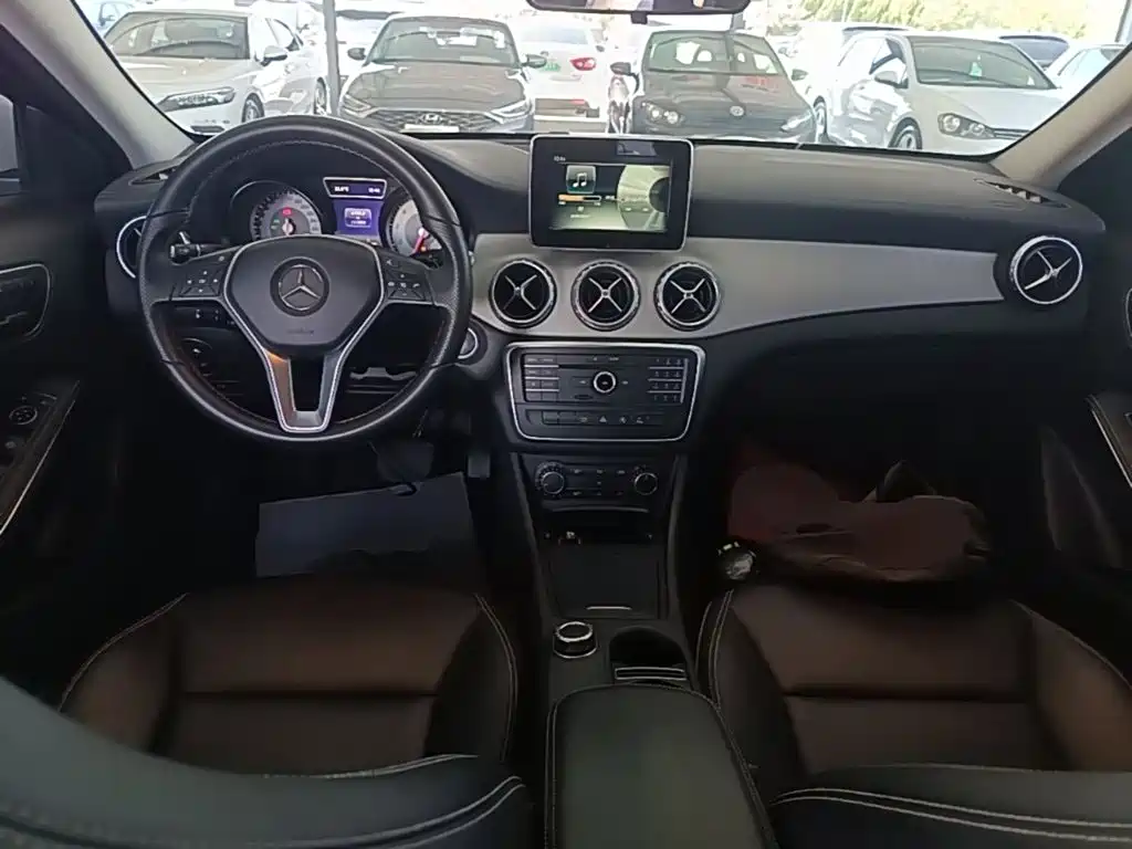 Mercedes-Benz GLA — миниатюра 10