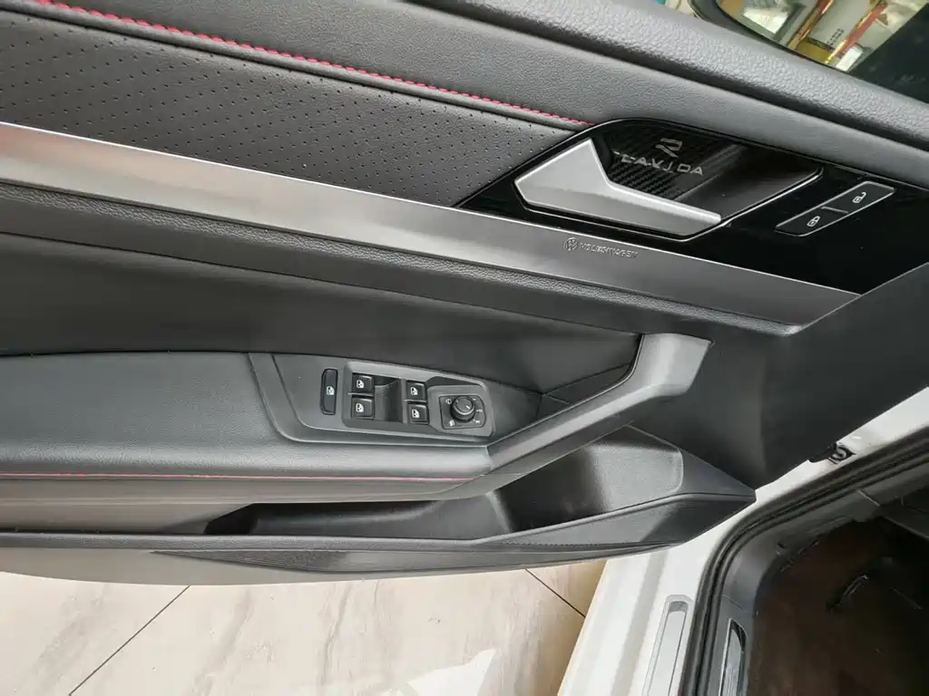 Volkswagen Lavida - фото 17